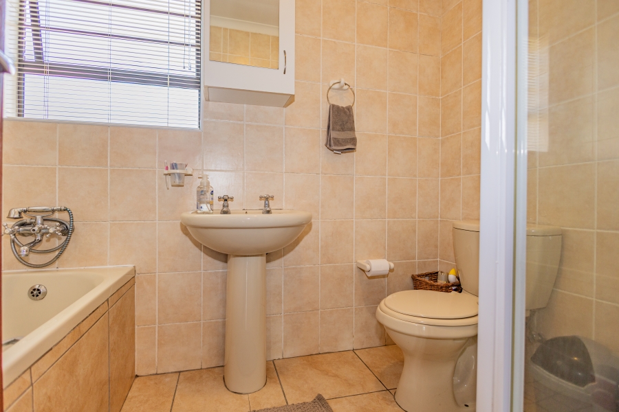 3 Bedroom Property for Sale in Protea Heights Western Cape